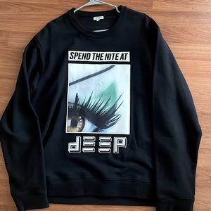 Kenzo crewneck perfect for cold weather